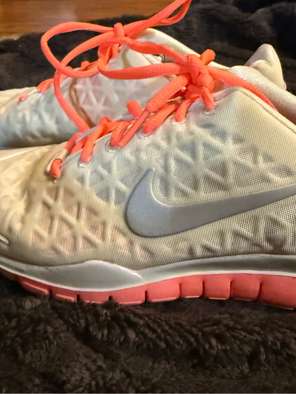 Nike Women's White and Coral Athletic Shoes